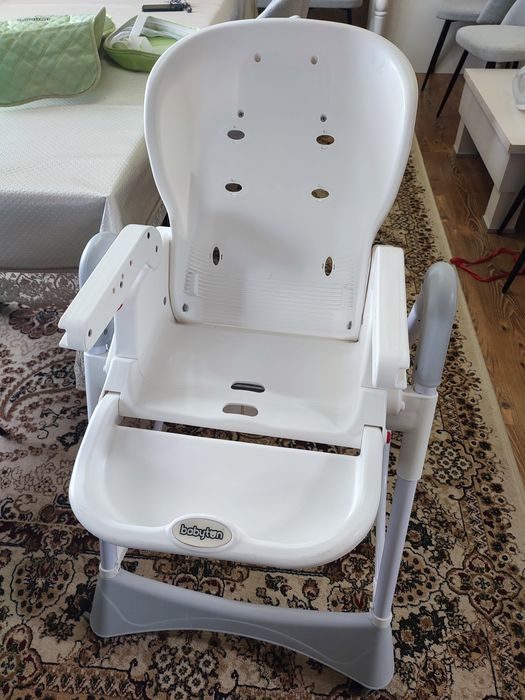 Продам стол для кормления