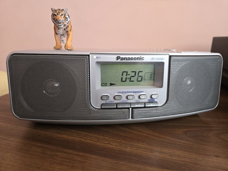 Panasonic RC-CD500. Un combo de vis. Alarm,clock, radio,cd. Preț fix !