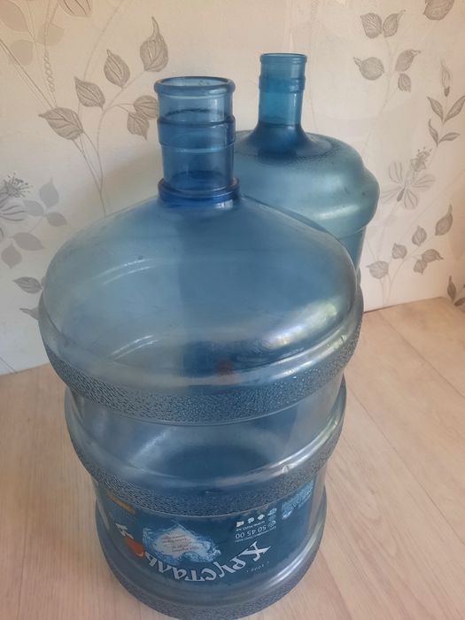 Продаю баклажки 20 литров