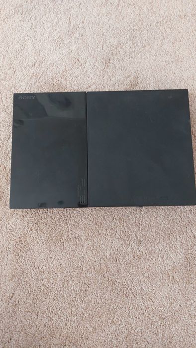 PlayStation 2 Slim + 2 контролера + 2 карти памет – Работи отлично