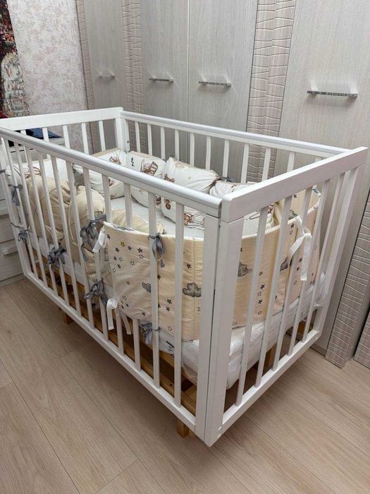 Продам детскую кроватку (почти новою)