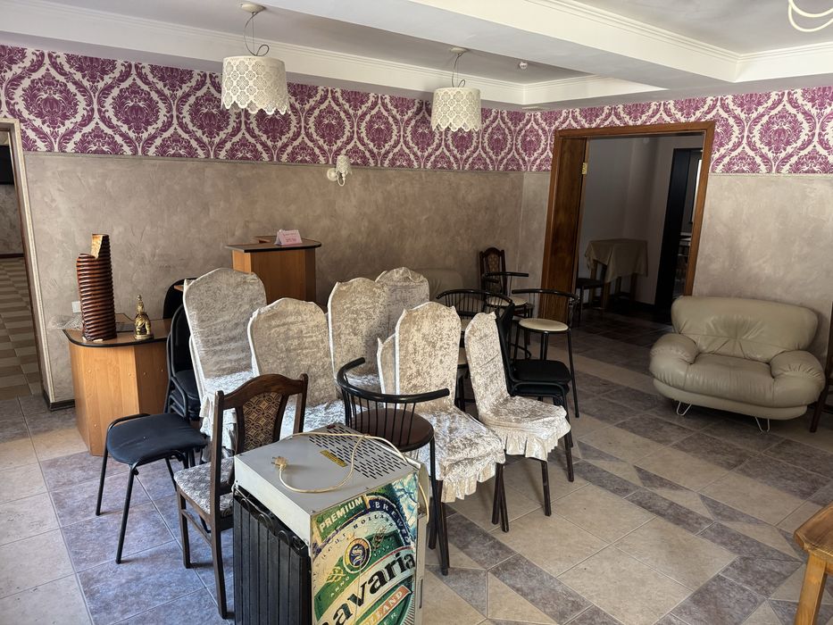 Столы и стулья комплекты и штучно