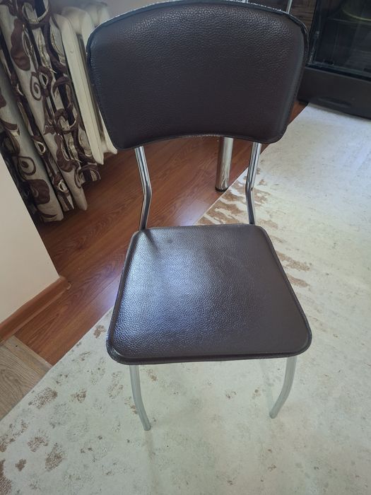 Продаются стулья кухонные