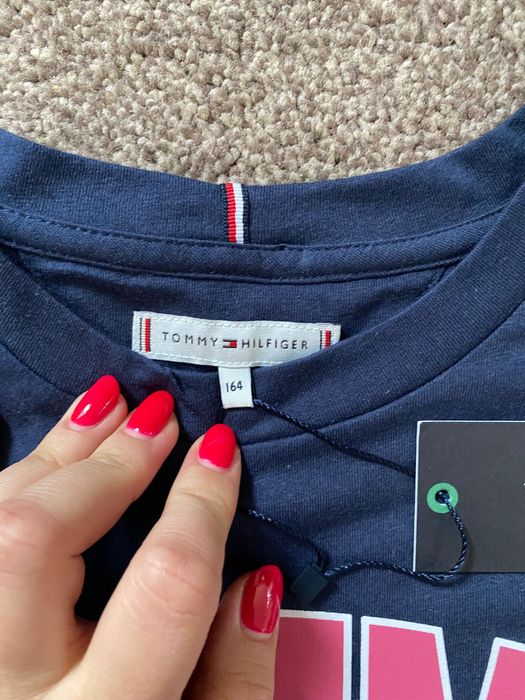Тениска Tommy Hilfiger 164 см нова
