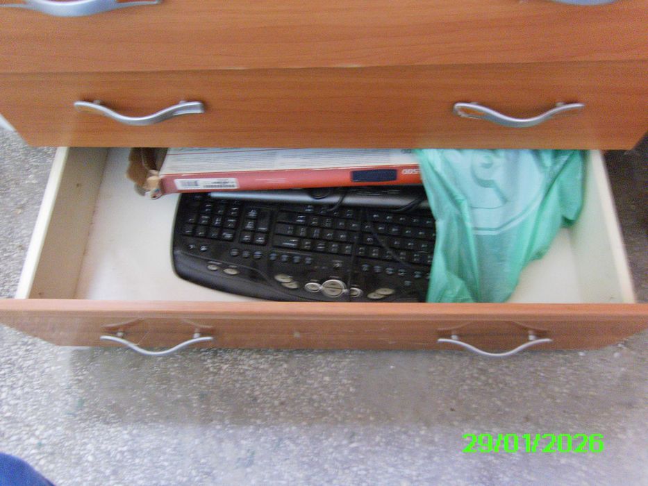 Mobilier gradina turn cu 3 etajere .comoda cu 3 sertare
