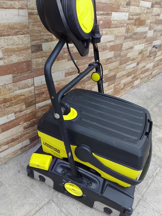 Подопочистваща Машина Karcher  br40/10c  220v Ролкова за Всички Настилки  Нов Модел