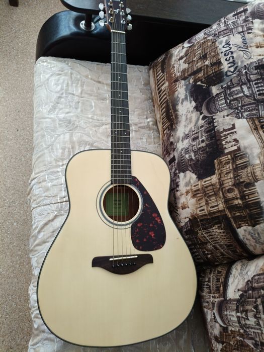 Продам гитару Yamaha