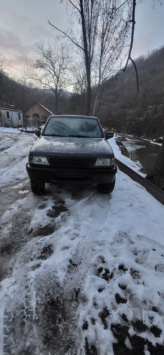 Opel frontera 2.4 benzina