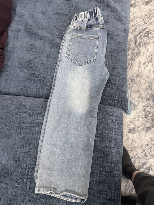 Отдам бесплатно одежду на девочку