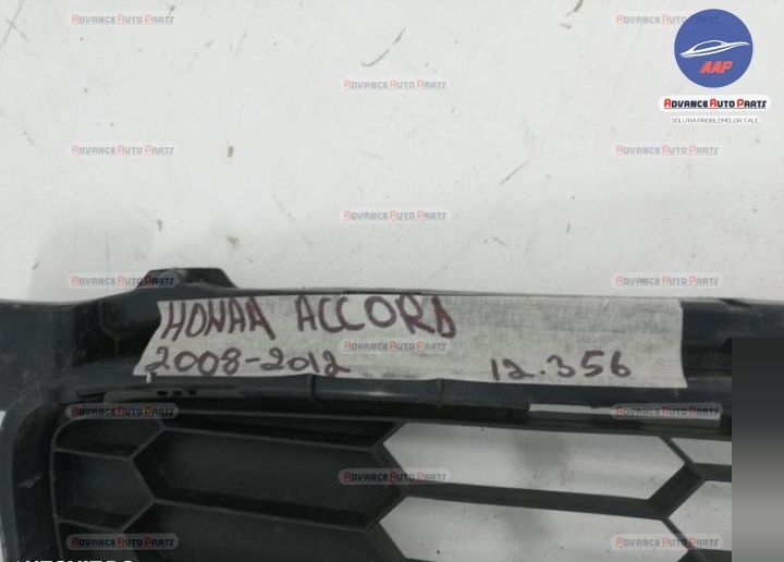 Централна решетка предна броня оригинална Хонда Акорд / Honda Accord O