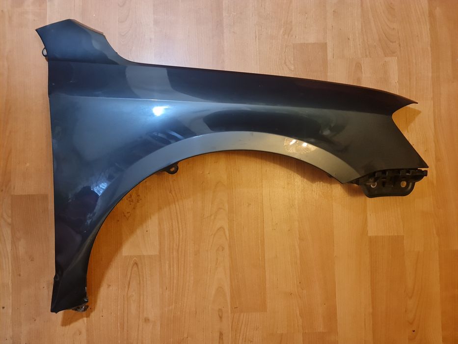 Vand Aripa dreapta originala avariata VW Passat Alltrack Gri Metalizat