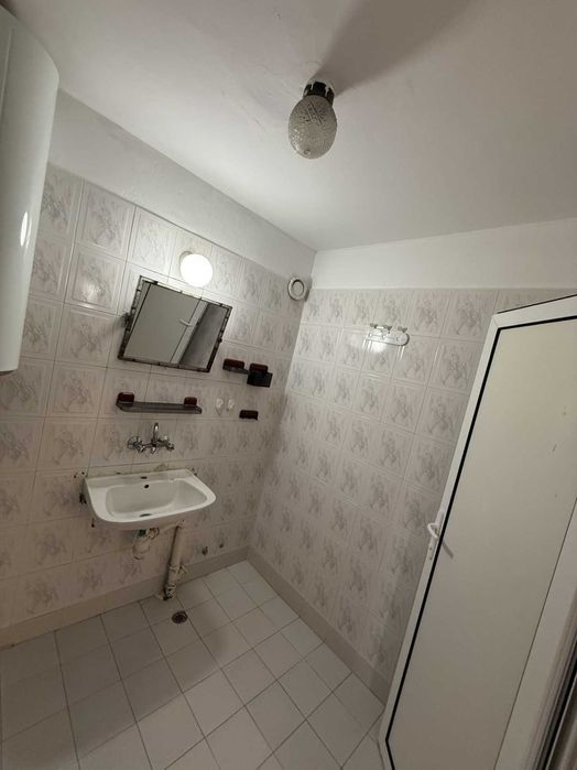 Продава се Тристаен апартамент в Пловдив, Кючук Париж - 80 кв.м за 765 €/кв.м - Снимка #16