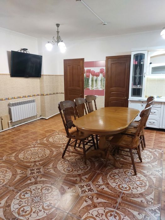 Сдаётся отдельно стоящие здания ,2 этажа, 250м²