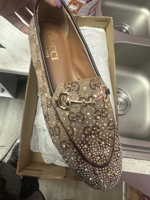 Обувки Gucci с камъни