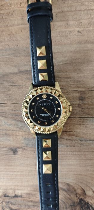 Дамски часовник Philipp Plein от колекцията Lady Rock модел PWPQA0224. Дамски часовник с модерен и впечатляващ дизайн.