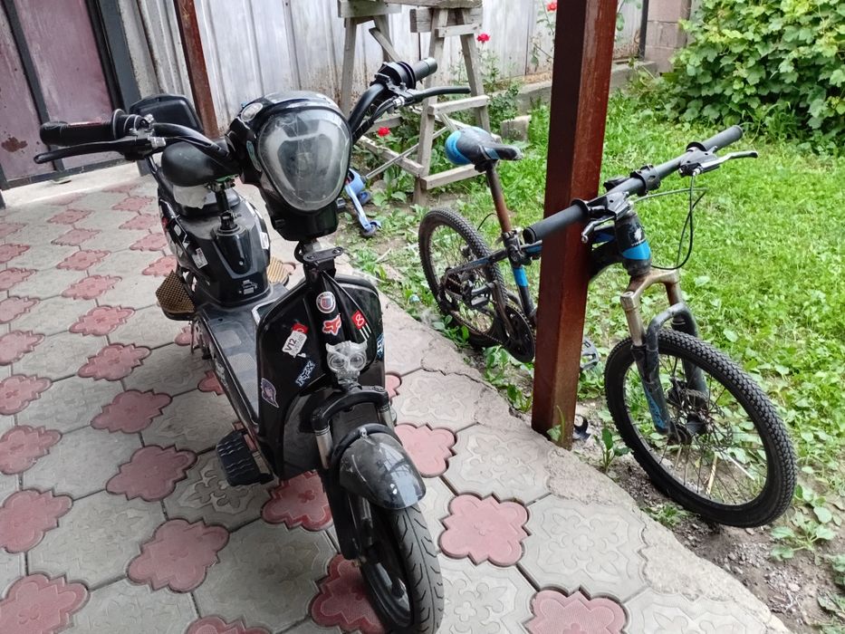 Продам скутер ск8 и велосипед
