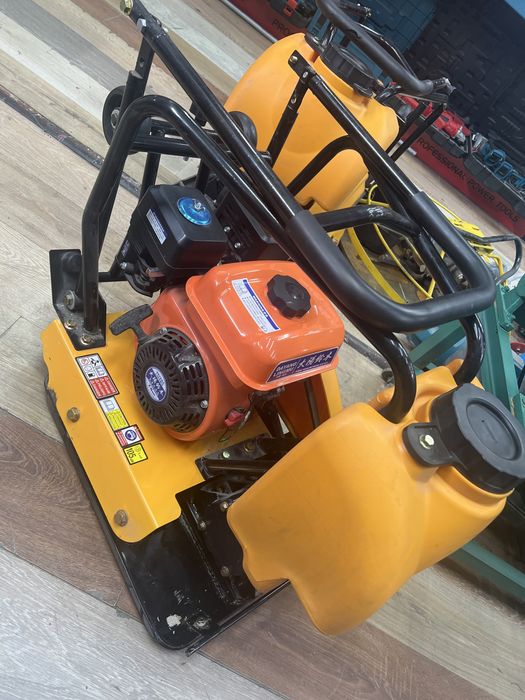 Виброплита бензиновая