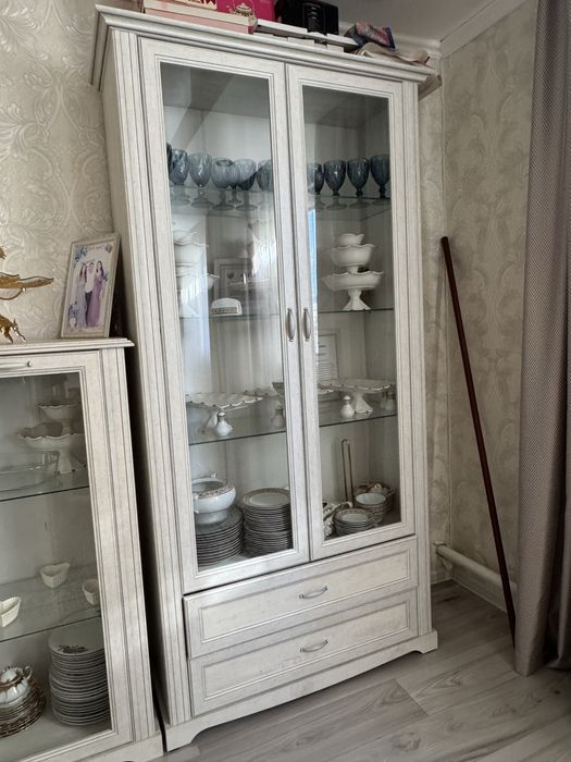 Продам сервант для гостиной