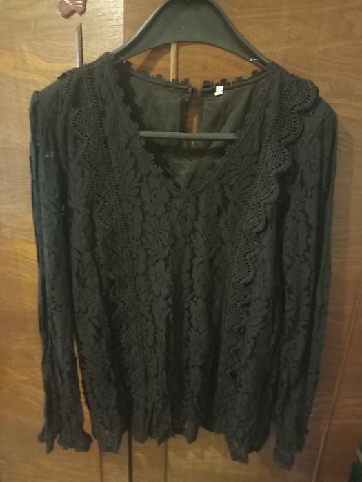 Vând bluza eleganta