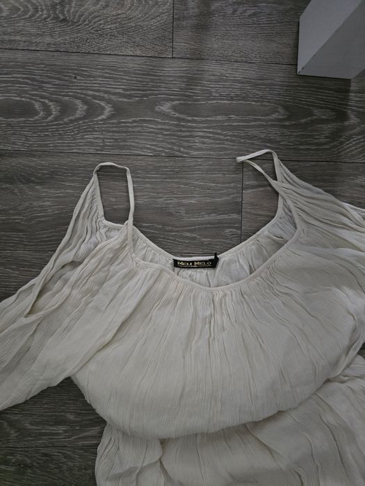 Rochie albă, purtată o dată