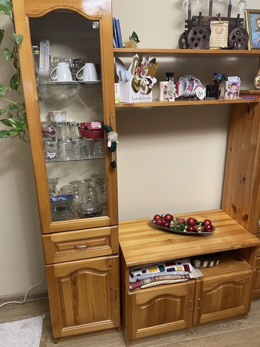 Кухненски шкаф - масивно дърво