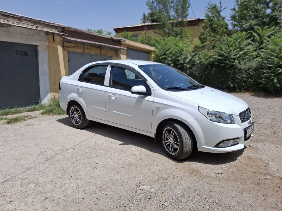 Продается  нексия 3