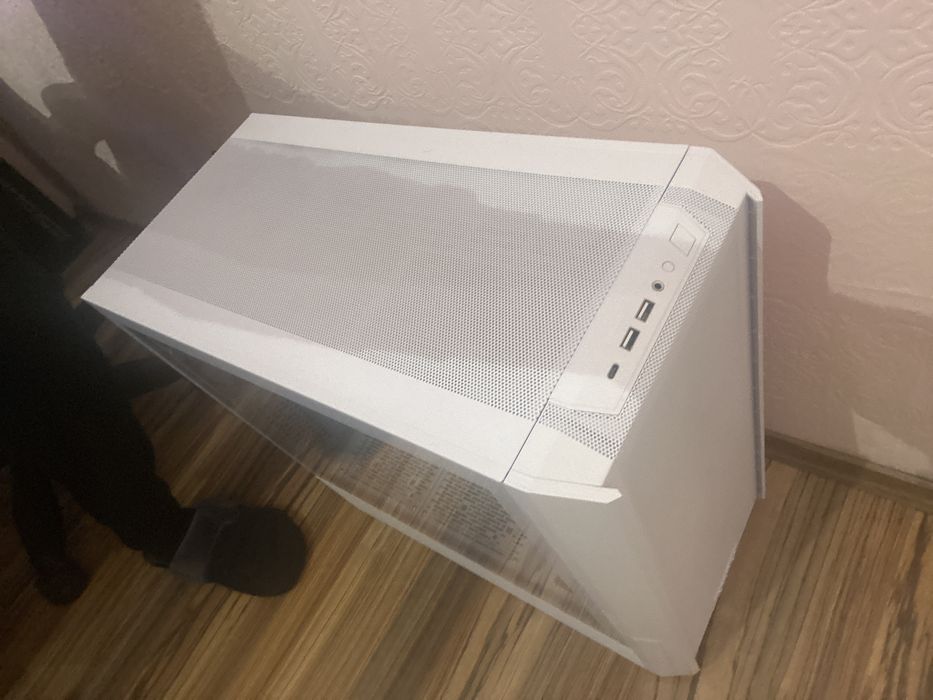 Кутия LianLi Lancool 216 White като Нова !!!