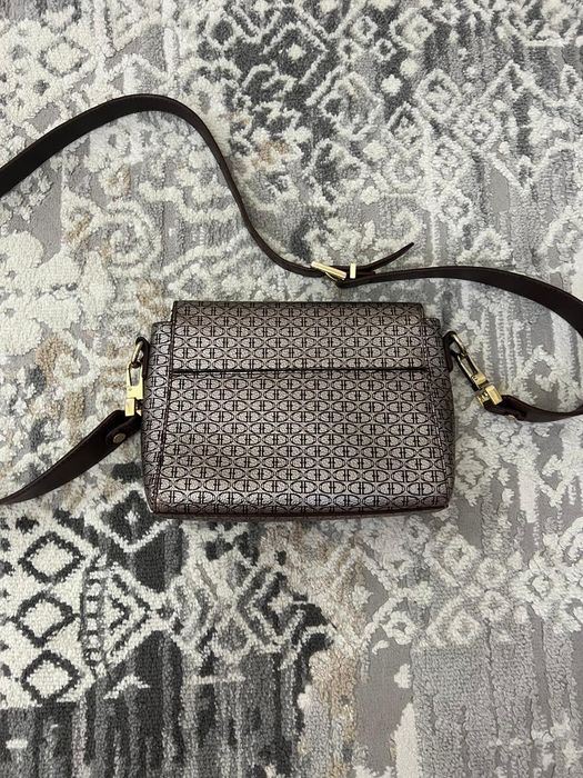 Сумка кожаная на длинном ремешке