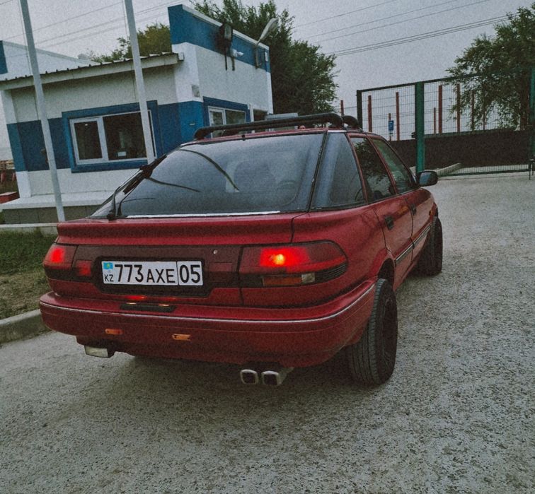 Toyota corolla e90 Лифтбек