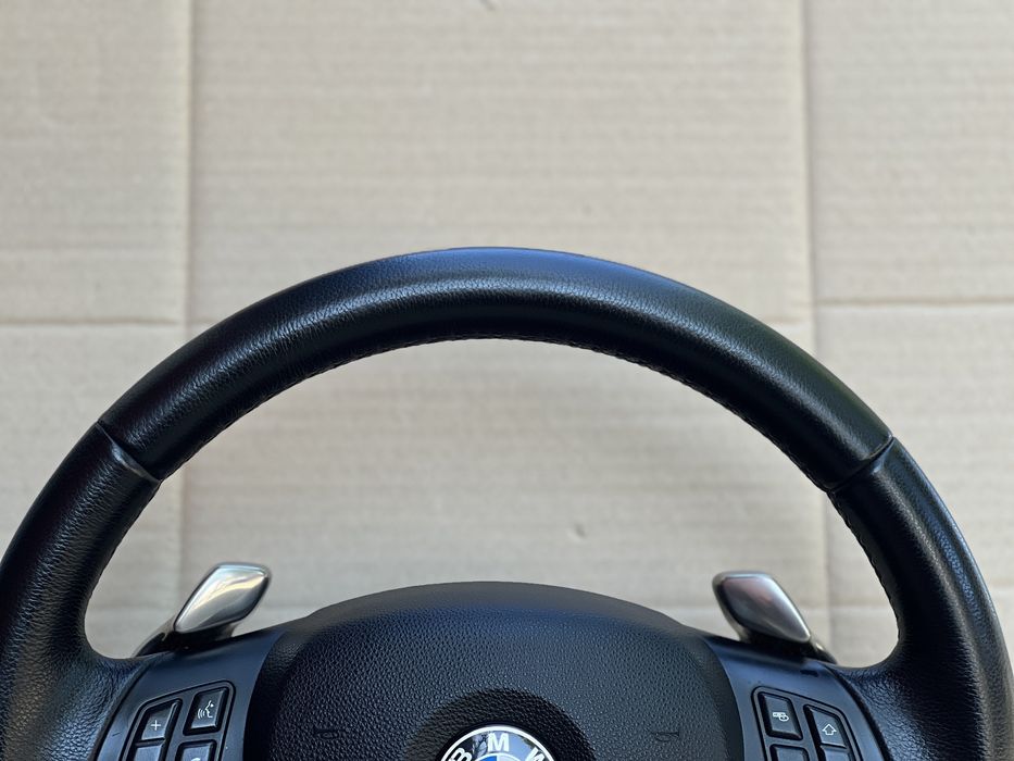 Bmw e90,e91,e92,Е87 SportLine волан с Пера в много добро състояние.