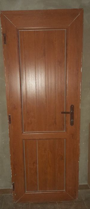 Врата от PVC, цвят златен дъб