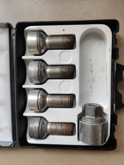 Set antifurt roti roata Skoda Octavia Superb Fabia 2010