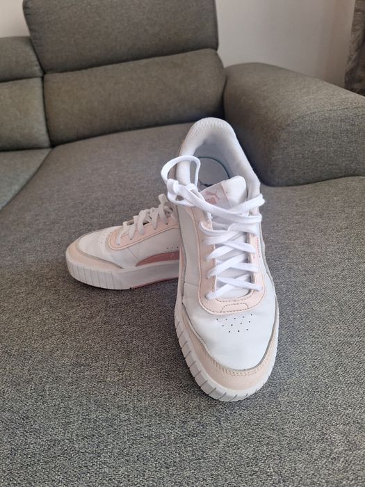 Adidasi fete Puma nr 37