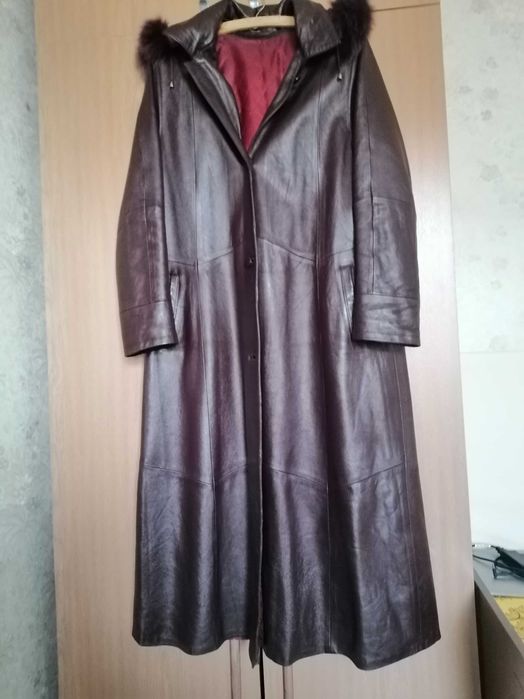 Дълго дамско кожено манто - естествена кожа