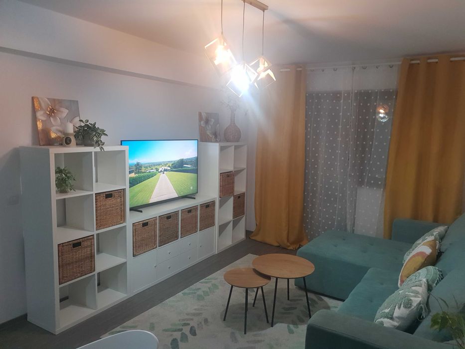 Inchiriez Ap. Nou 3 cam. Pitesti Complex Trivale Park 550 € neg