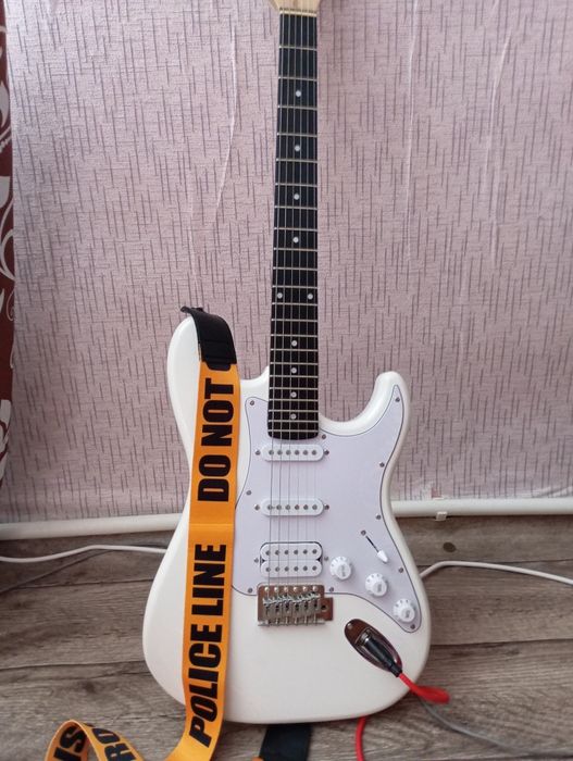 Продам гитару + комбо усилитель