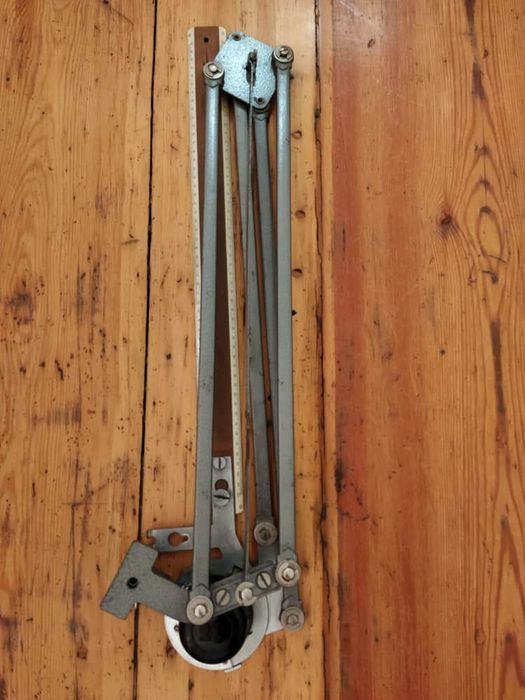 Чертежный прибор МЧП-1. для выполнения чертежей.