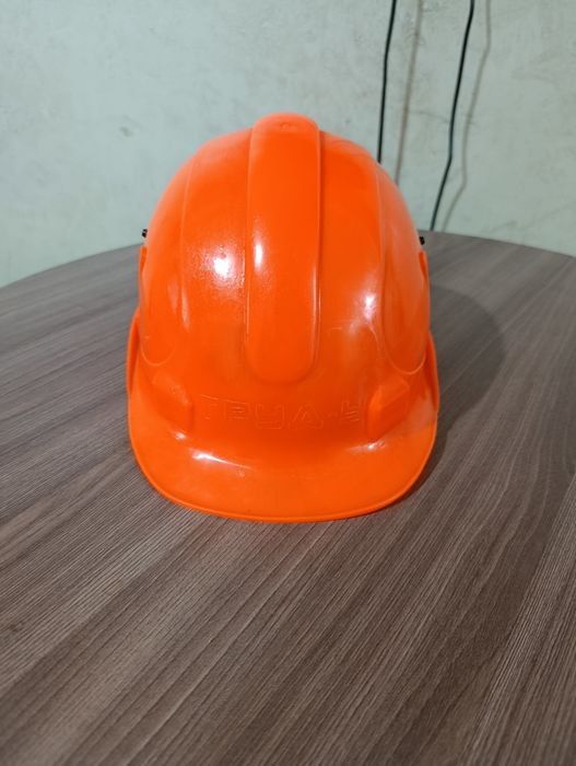 Каска строительный.