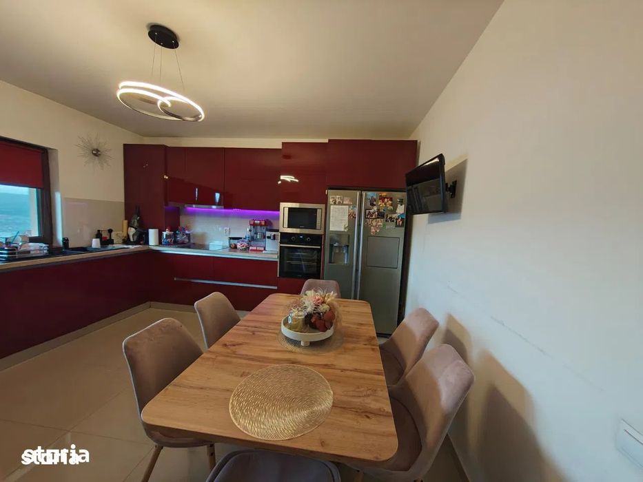 Duplex de vanzare de 140mp , teren 365mp zona : Floresti Narciselor