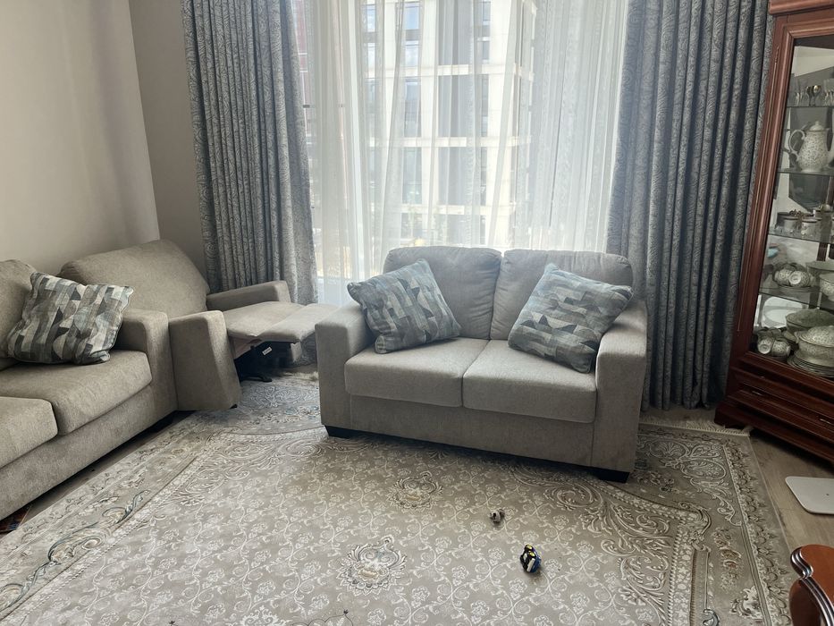 Продается диван ashley home