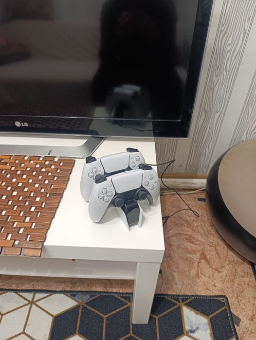 Продам срочно PS5