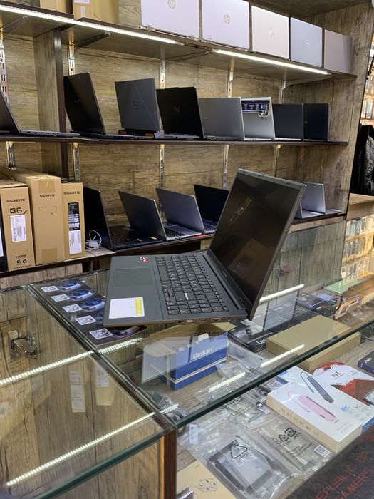 Новый Asus Vivobook AMD Ryzen 5 7520U