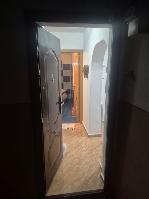 Vand apartament doua camere