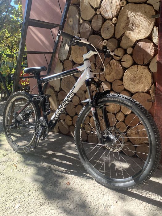 Bicicletă focus full suspension
