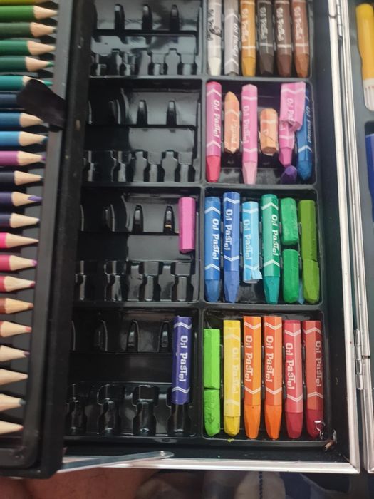 Piccolo детски комплект за рисуване.