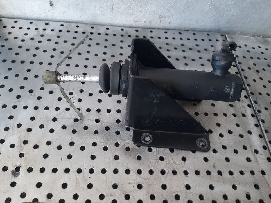 pompa ambreiaj 2.3 hpi f1ae0481b  iveco daily 3 euro 3