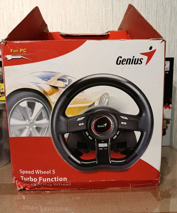 Игровой руль  Cenius с педалями.