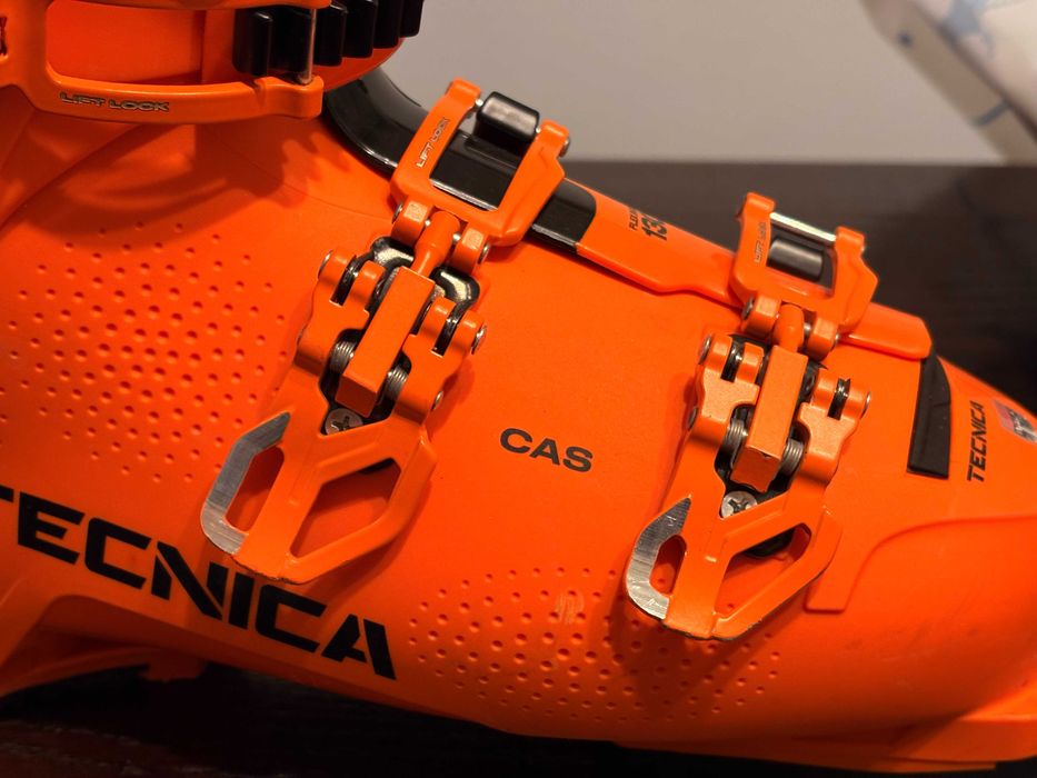 Clăpari Tecnica Mach1 130 LV (Model 2026) – Ca NOI (folosiți o sdată)