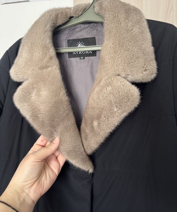 Продам куртку женскую