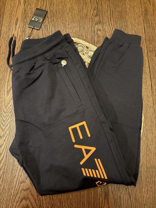 pantaloni emporio armanii M